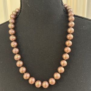 Majorica Mauve Large pearl strand necklace Vintage with gold safety clasp signed